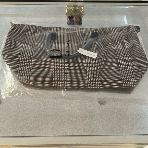 Lulu Dharma Pink Plaid Weekender Bag - Picture 2 of 8